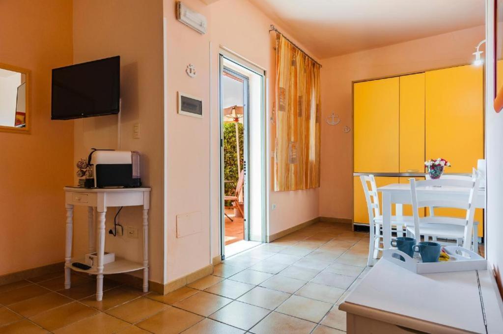 Calliope'S Apartments - Stella Del Mare Syracuse Екстер'єр фото